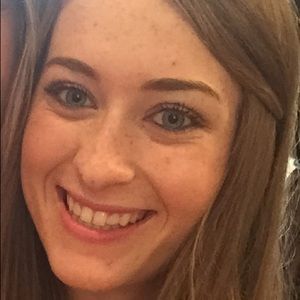 Meet your Posher, Larae